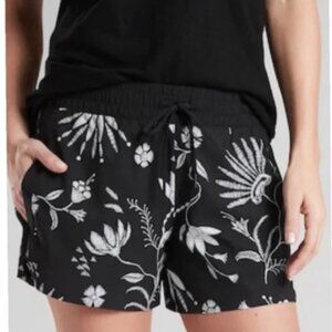 Athleta Printed Baja Shorts Size 8 Wildflower Black Excellent Condition!